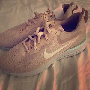 BNWT Nike Odyssey React Sneakers SZ 10